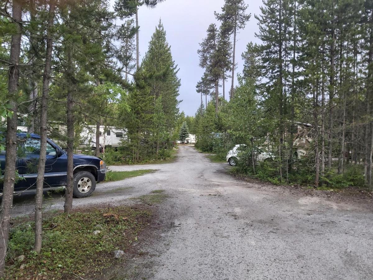 Blue River Cabins & Campgrounds Eksteriør bilde