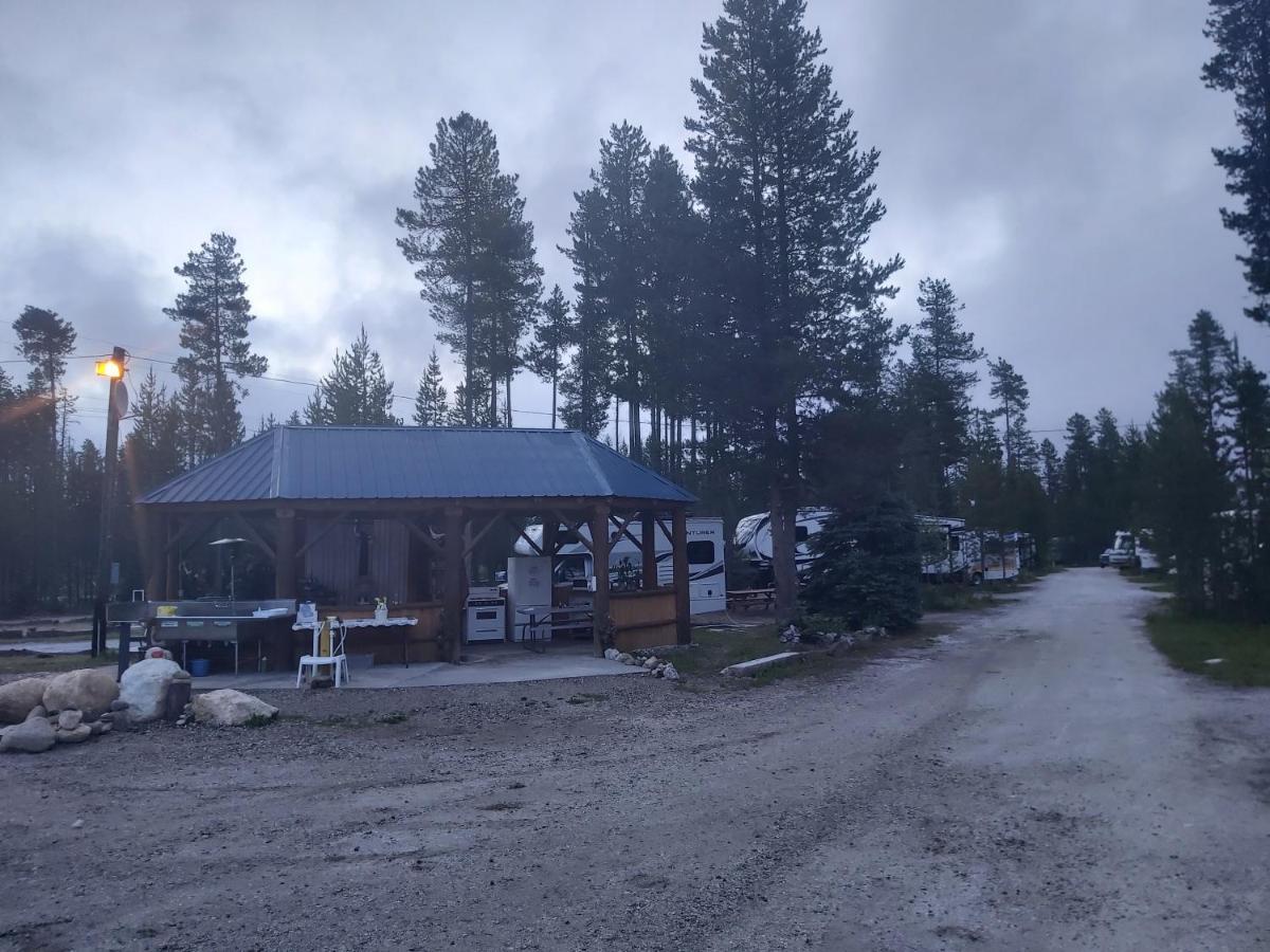 Blue River Cabins & Campgrounds Eksteriør bilde